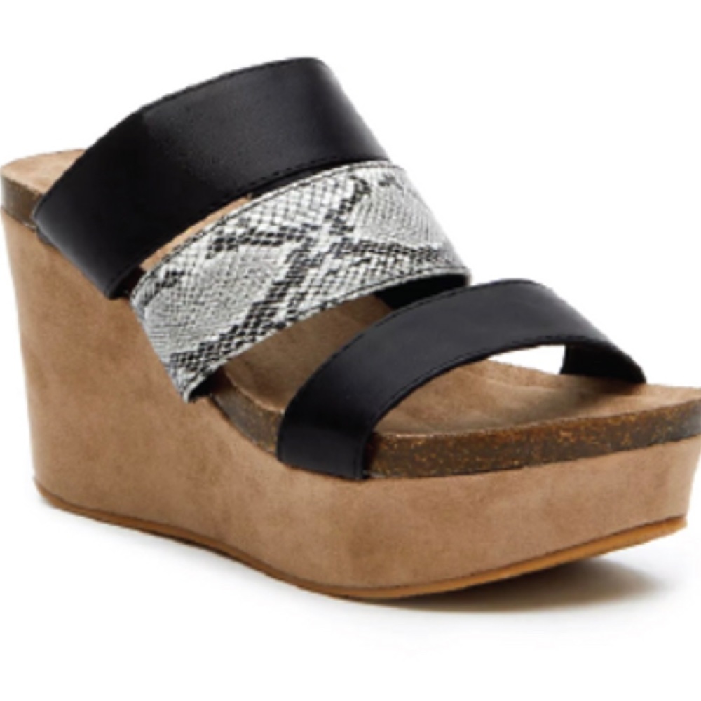 Beach by Matisse Gina Wedge Sandals. NIB.